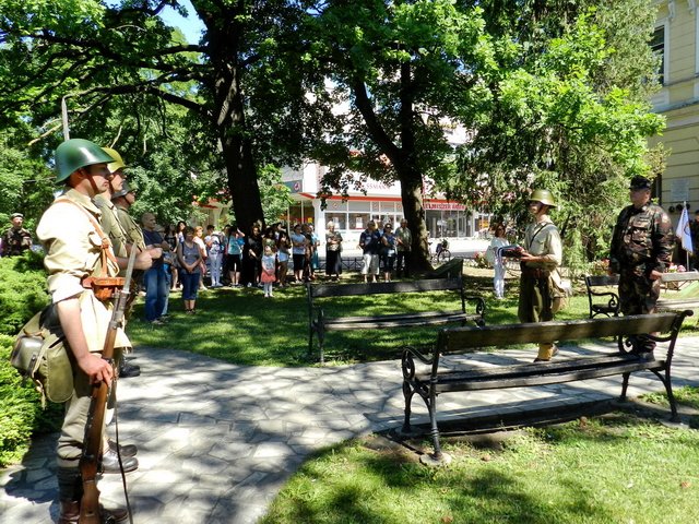 Emlékmenet a katonahősökért 2017 24